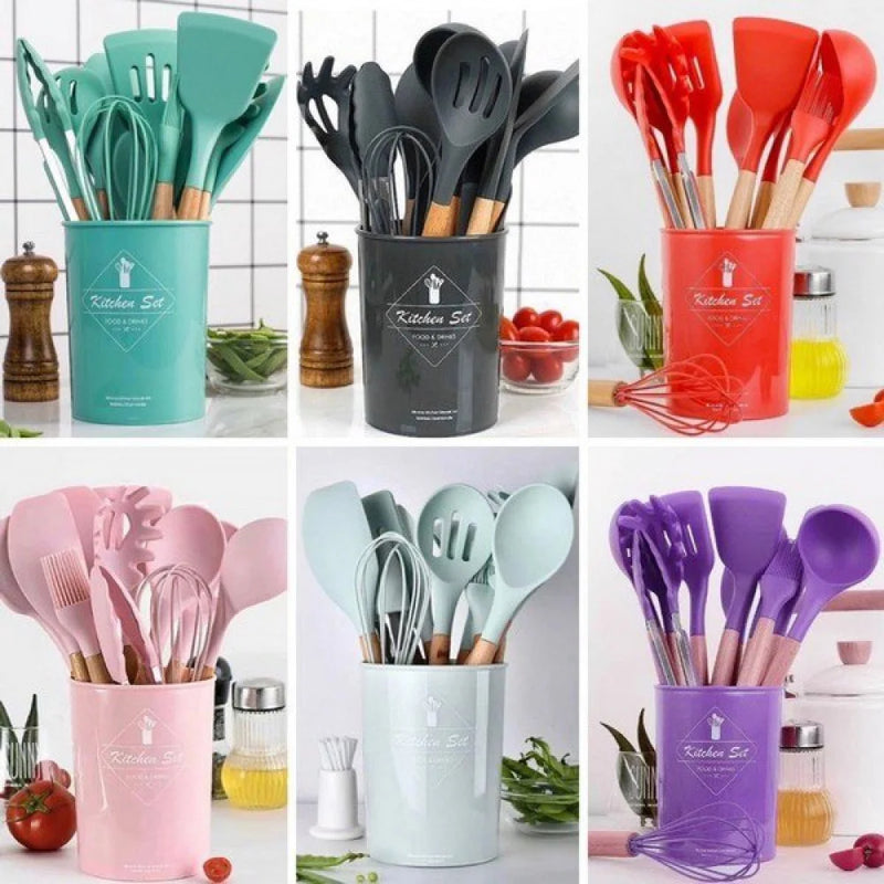 Kit com 12 Utensílios de Cozinha em Silicone com Cabo de Madeira
